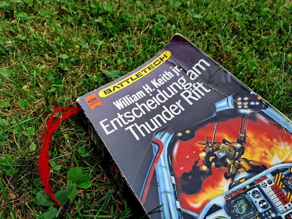 Retro Book Review of Decision at Thunder Rift